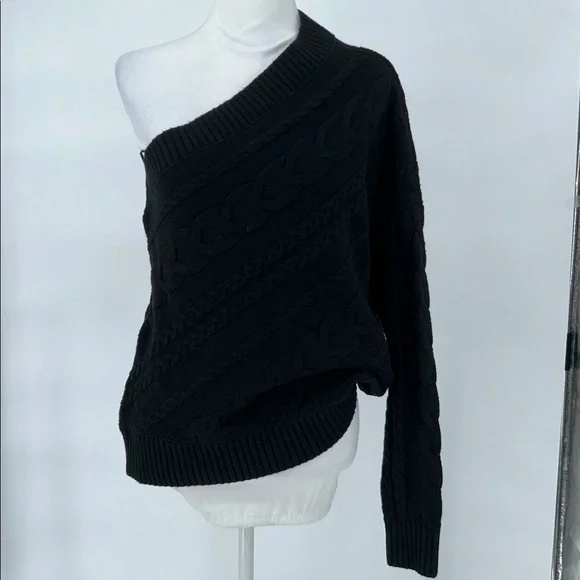 L'AGENCE Zoey Cable Knit Merino Wool one shoulder black sweater size Large - Picture 3 of 10